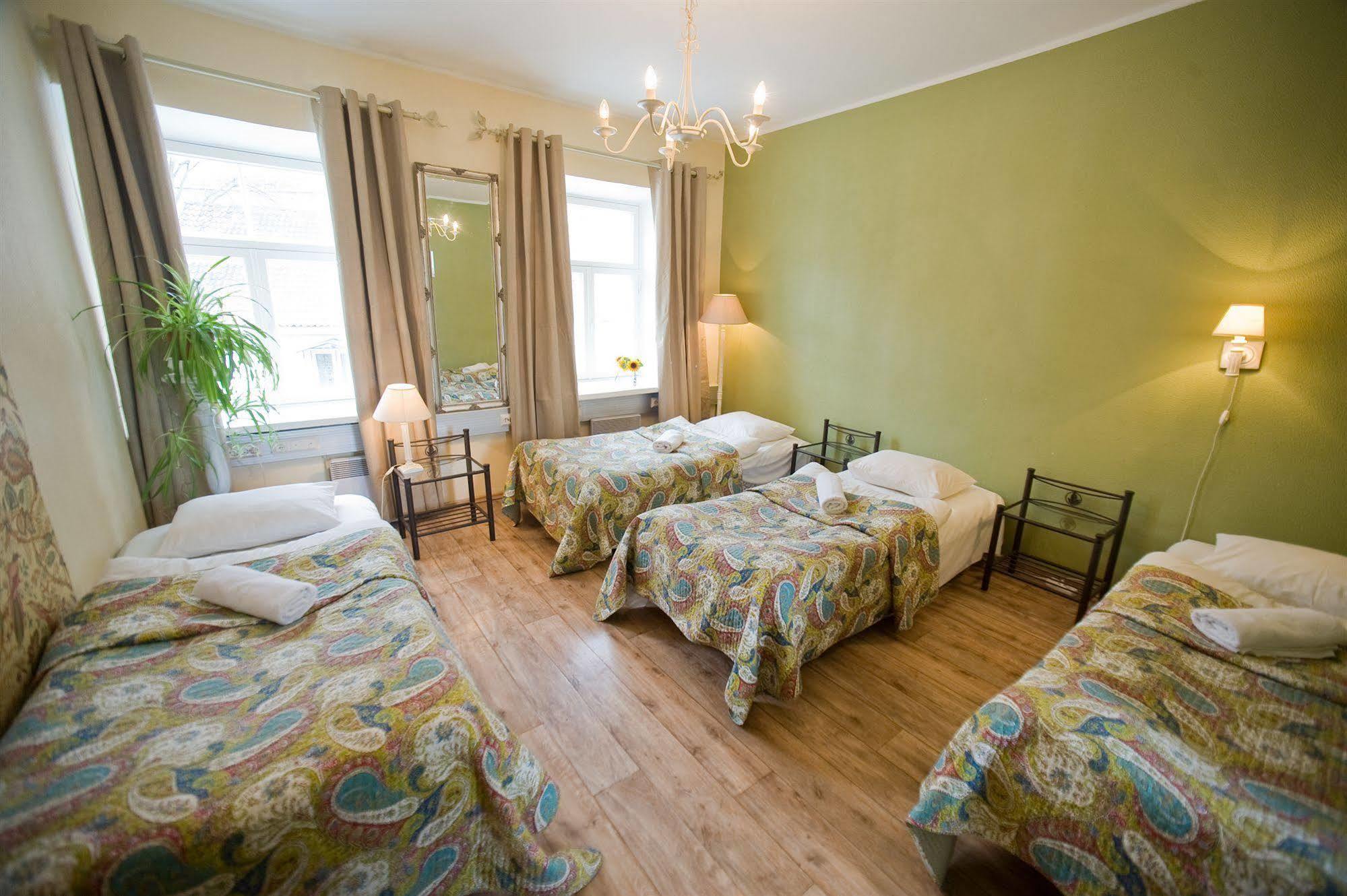 Oldhouse Hostel Tallin Exterior foto